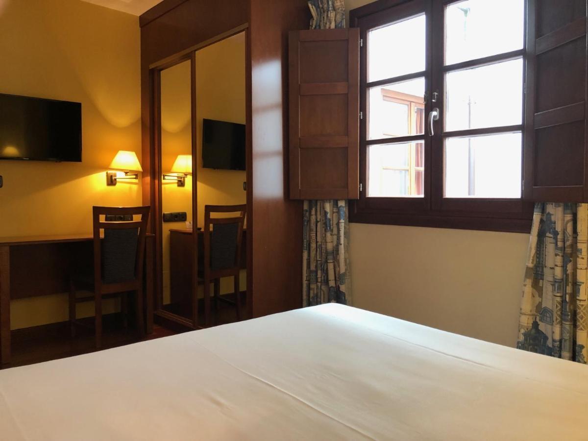 Hotel Aroi Bierzo Plaza Ponferrada Eksteriør bilde