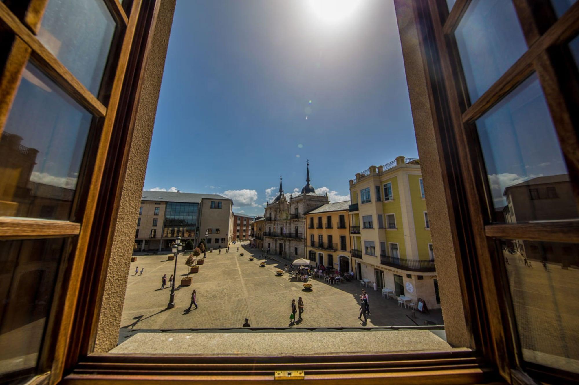 Hotel Aroi Bierzo Plaza Ponferrada Eksteriør bilde