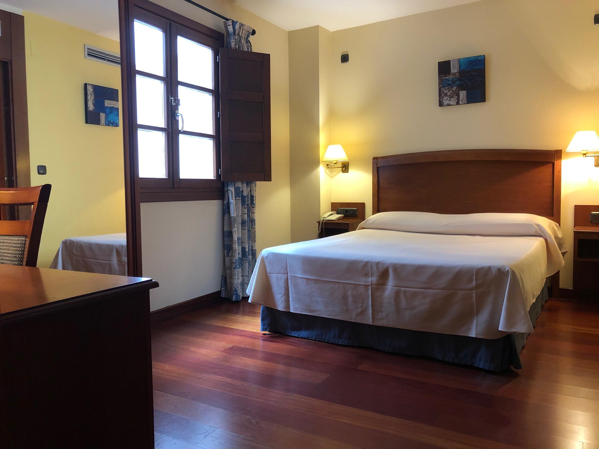 Hotel Aroi Bierzo Plaza Ponferrada Eksteriør bilde