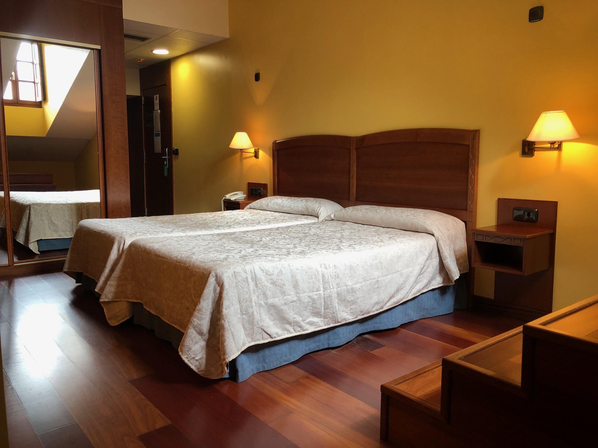 Hotel Aroi Bierzo Plaza Ponferrada Eksteriør bilde