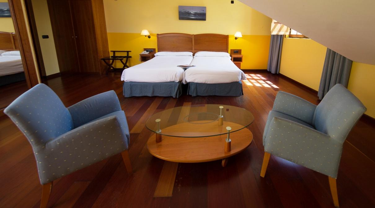 Hotel Aroi Bierzo Plaza Ponferrada Eksteriør bilde