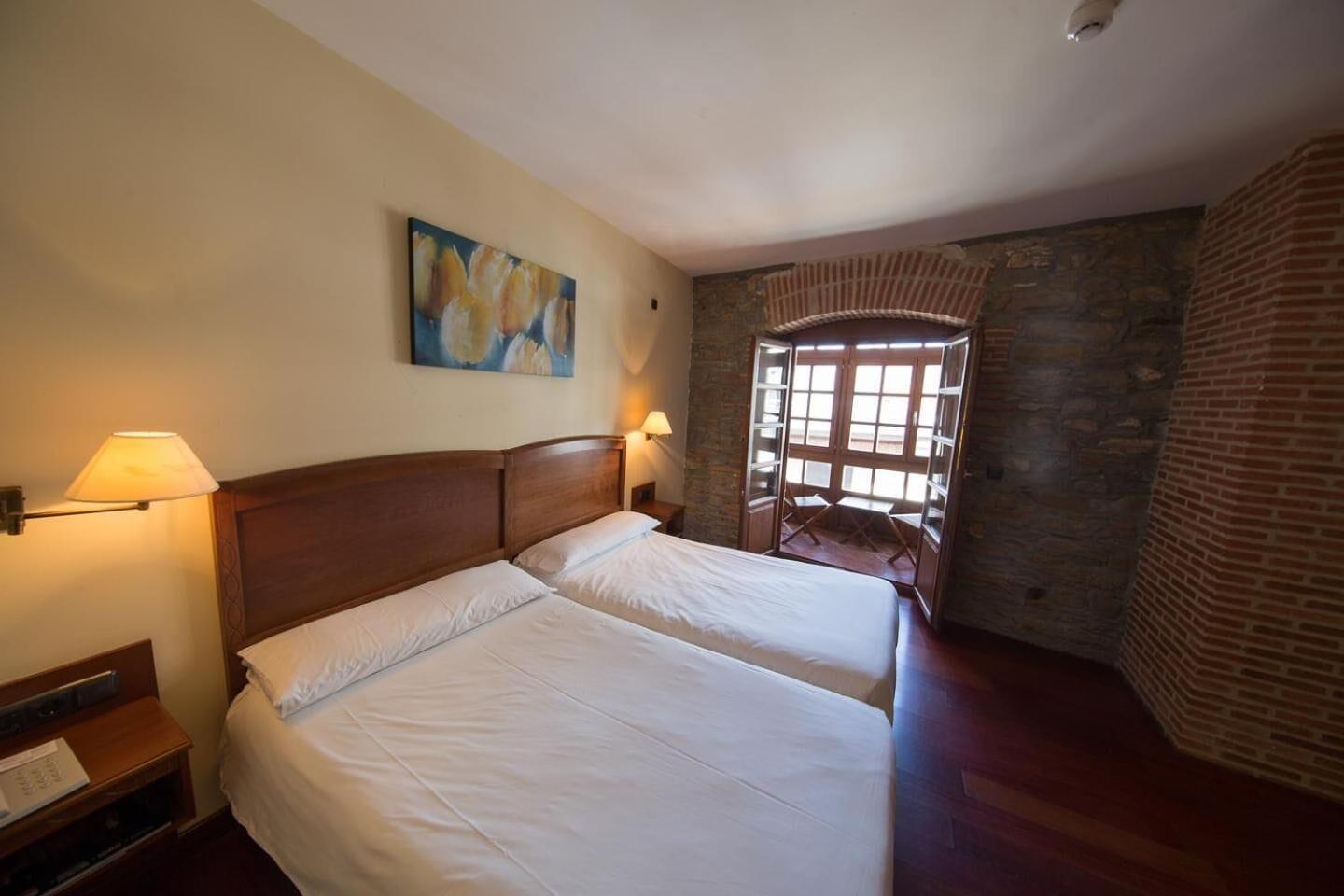 Hotel Aroi Bierzo Plaza Ponferrada Eksteriør bilde
