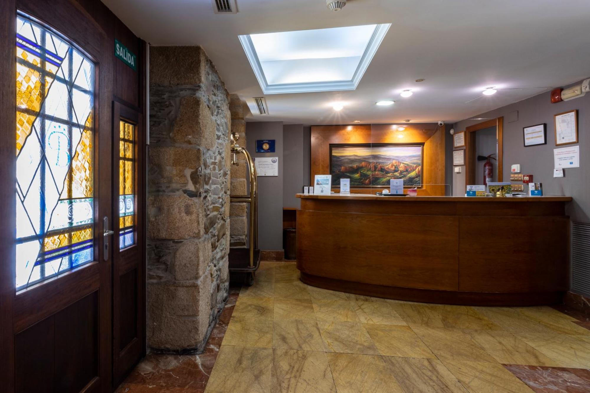 Hotel Aroi Bierzo Plaza Ponferrada Eksteriør bilde
