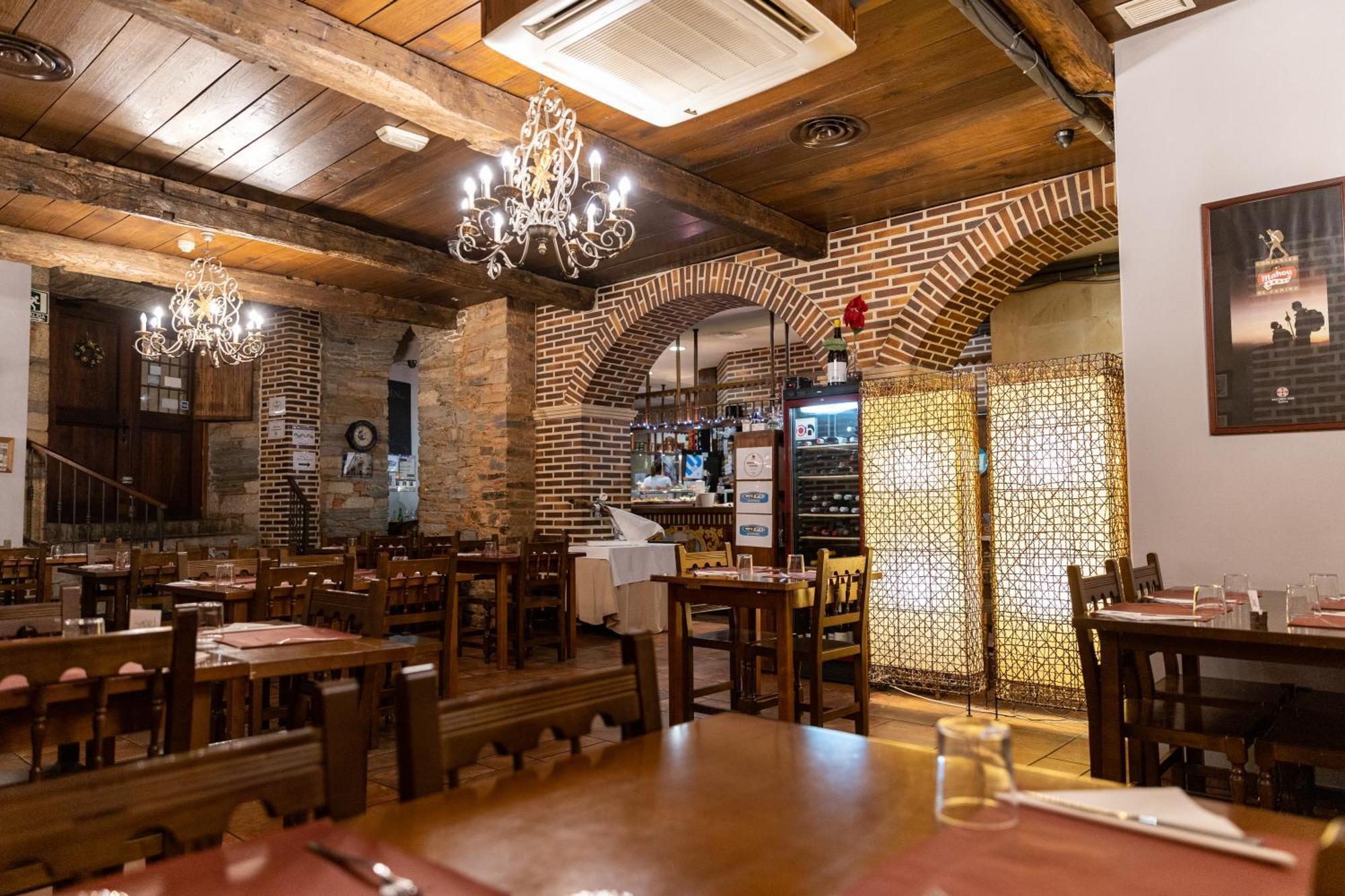 Hotel Aroi Bierzo Plaza Ponferrada Eksteriør bilde