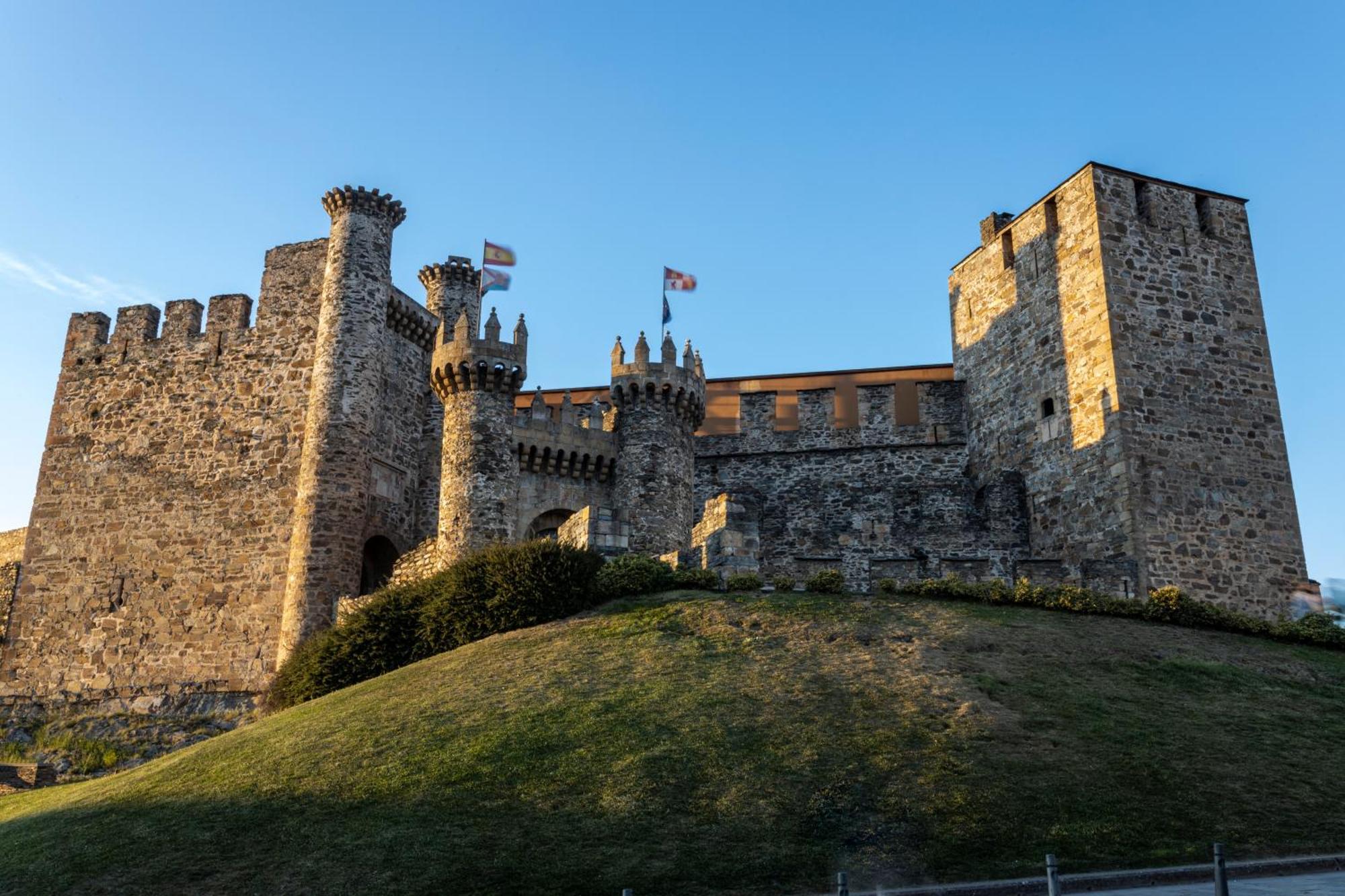 Hotel Aroi Bierzo Plaza Ponferrada Eksteriør bilde