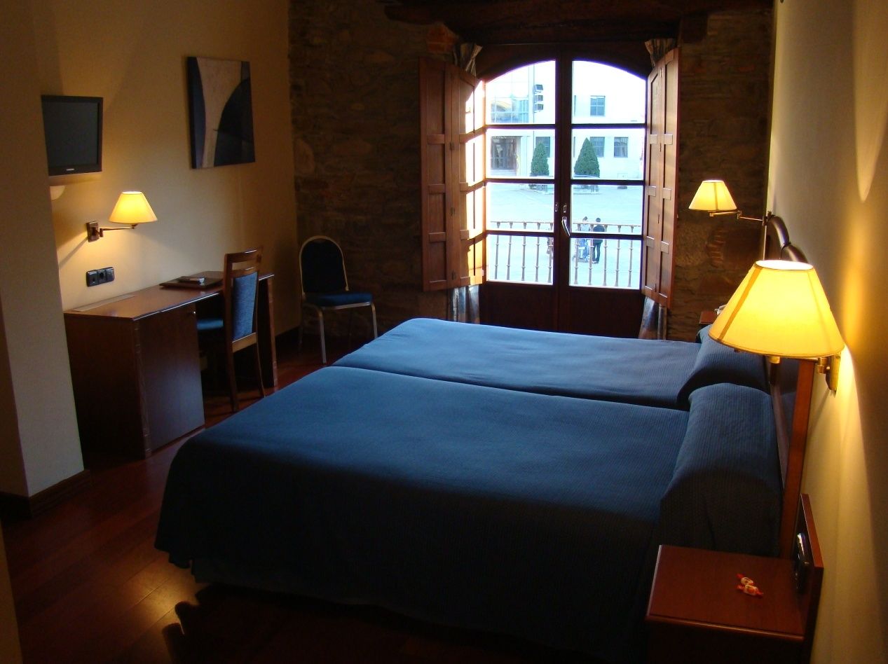 Hotel Aroi Bierzo Plaza Ponferrada Eksteriør bilde